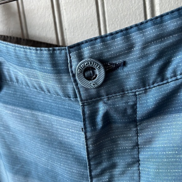 Mirage Pier Boardwalk Shorts RIP CURL Men’s 29 Waist - Picture 7 of 11